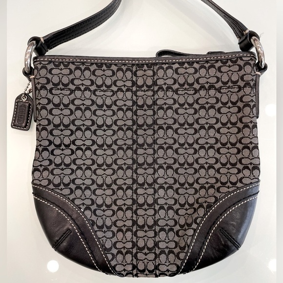 Vintage COACH Crossbody Leather Bag / Purse - Picture 3 of 8